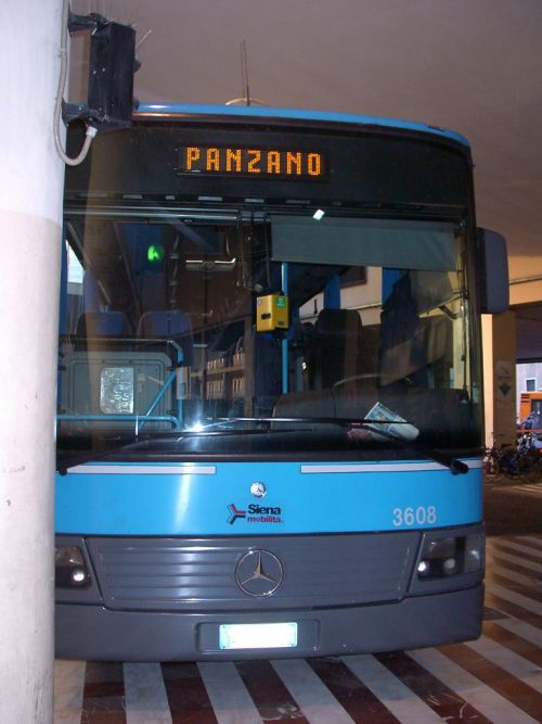 パンツァーノ行きの国道バス