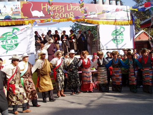シェルパ族の新年「ロサール」は2月頃　2008年のネズミ年　