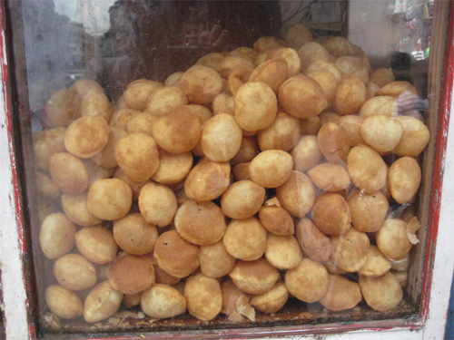 ピンポン玉？のような…