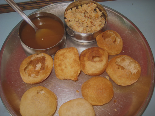 テーブル席に運ばれてくるとこんな感じ