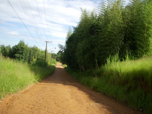 土道の続く「オオウラの道（Estrada do OURA）」