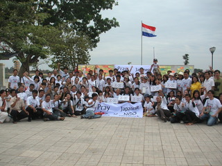 日本とカンボジアのボランティアスタッフたち