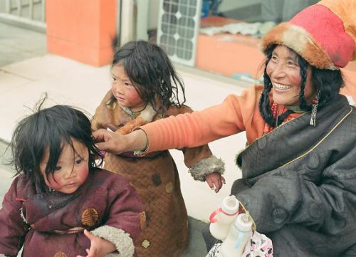 可愛い可愛いチベット族の子供たち