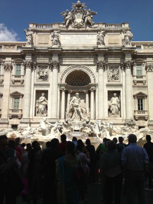 一年中観光客の人々で溢れる永遠の都ローマ