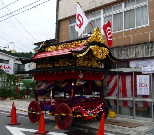 お隣、若宮の太鼓台（4日　初日の朝）