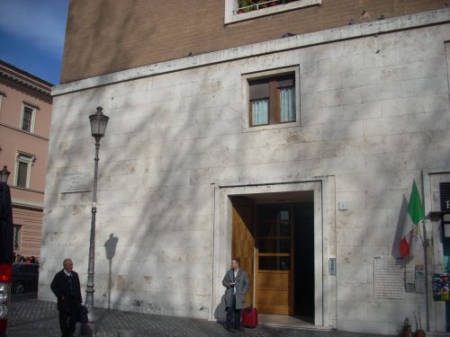 ベネディクト16世が教皇選出前の枢機卿時代の住居の入口