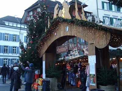 ルツェルンのクリスマスマーケット入り口。