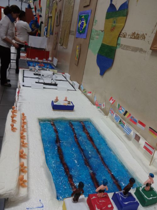 リオオリンピックをテーマにした生徒の作品を展示する作品をサンパウロ市内の学校