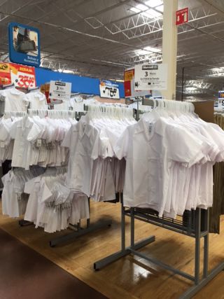 真っ白いポロシャツもサイズ豊富