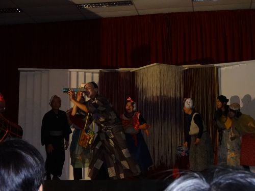 熊本県人会で上演された劇団夢桟敷の「万華鏡」