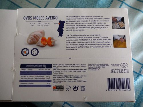 オーヴォス・モーレス・アヴェイロの菓子箱