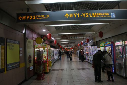 台北駅から北門駅までつながっている地下街