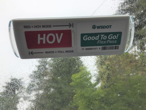 Flex PassはGood To Go! Passとも呼ばれ、利用目的に応じTOLL（高速道路通行料）とHOVのモードを切り替えます