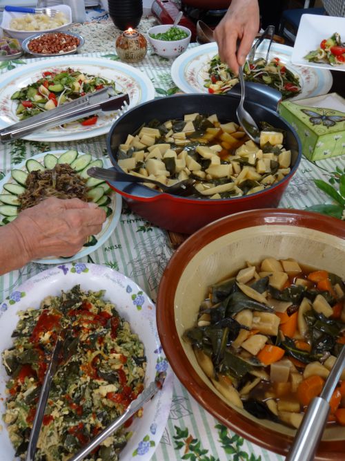 オラ・プロ・ノビスのを使った和食の数々。