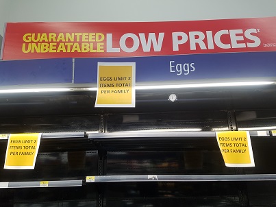 卵も売り切れ。トイレットペーパーだけでなく食料品も買い占めが続く