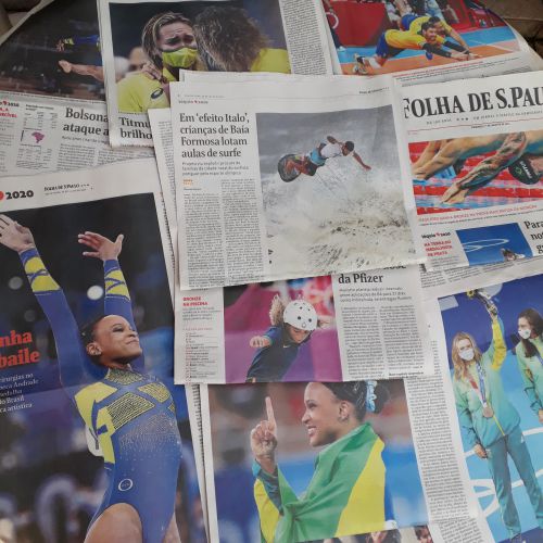 新聞も連日、東京五輪のニュースを大々的に報道（『フォーリャ・デ・サンパウロ』紙）