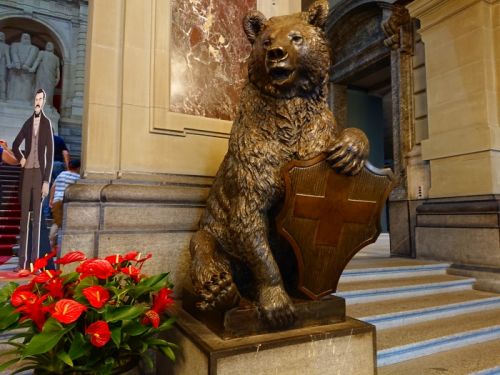 熊はベルン市や州のシンボル