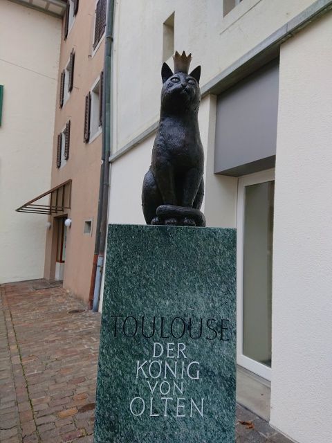 王冠をかぶったネコ、トゥルーズの銅像