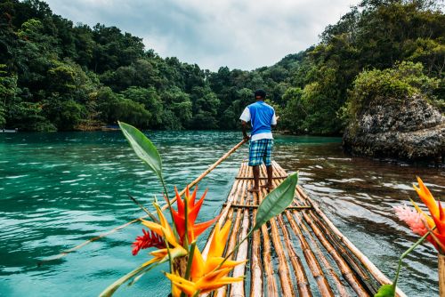 とっておきの旅行をするなら、現地でしか経験できない旅を！