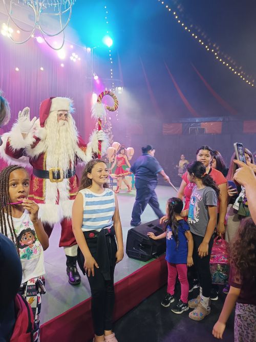 クリスマス特別公演「Ａ Ｍａｇｉａ ｄｏ Ｎａｔａｌ（クリスマスの魔法）」の後の記念撮影時間