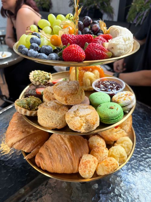 ロンドン・コーヒー・ステーションのアフタヌーンティーセット