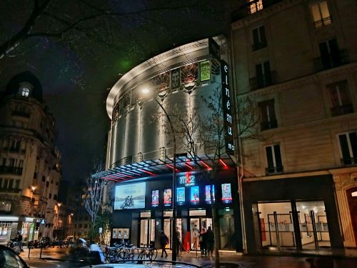 仏建築家アンリ・ソヴァージュのアールデコ様式の建物のパリ２０区の映画館